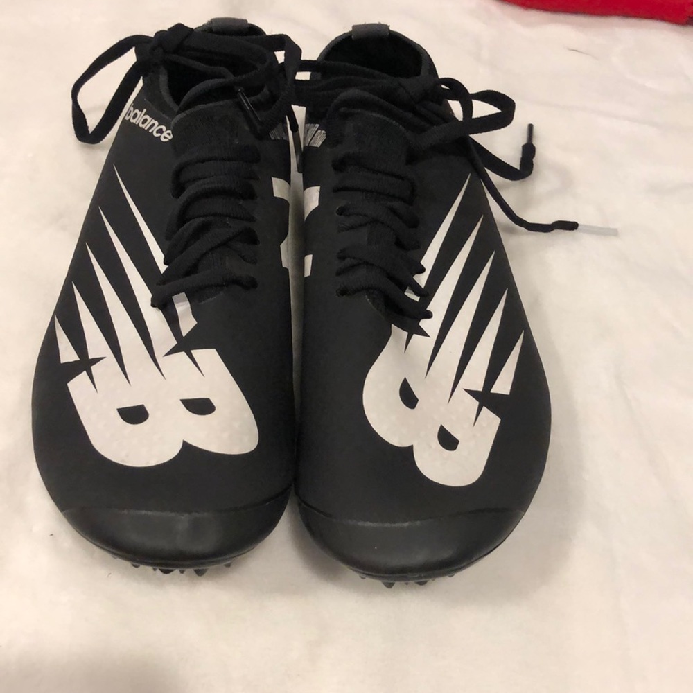 NB running track screw in spike shoes